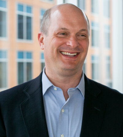 220216 Resonant Capital Advisors David 02vertical
